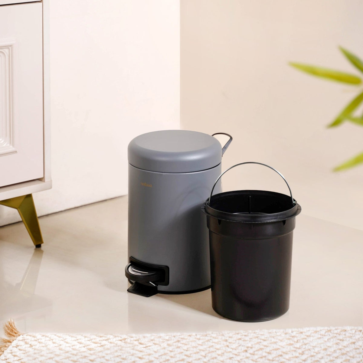 Clean Curve Dustbin With Removable Bucket Grey 3000ml Nestasia