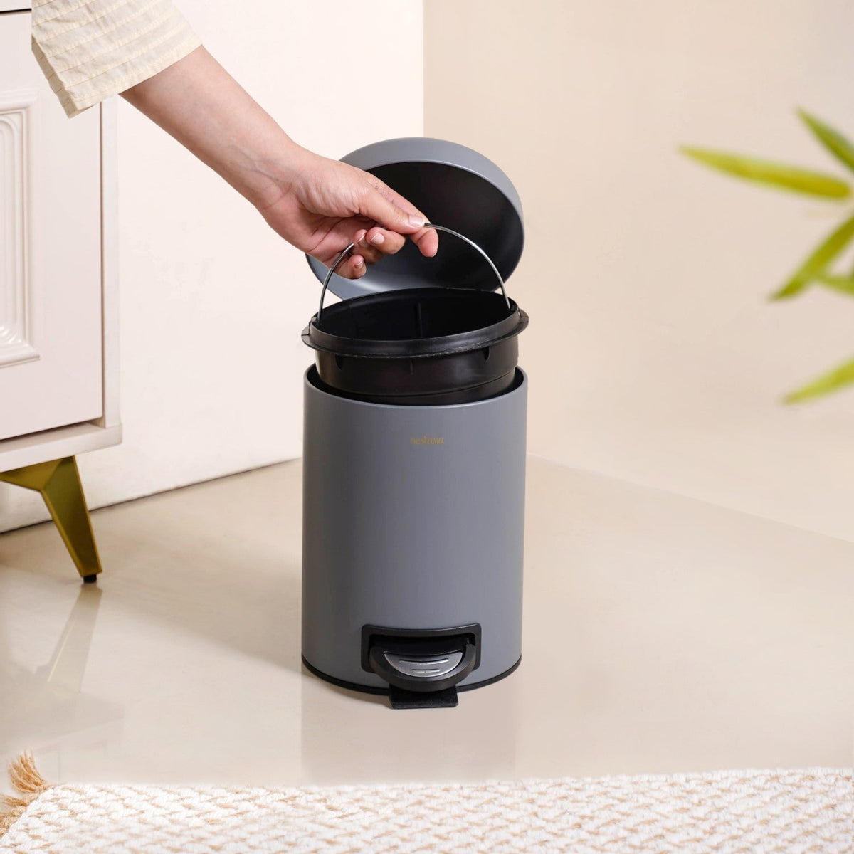 Clean Curve Dustbin With Removable Bucket Grey 3000ml Nestasia