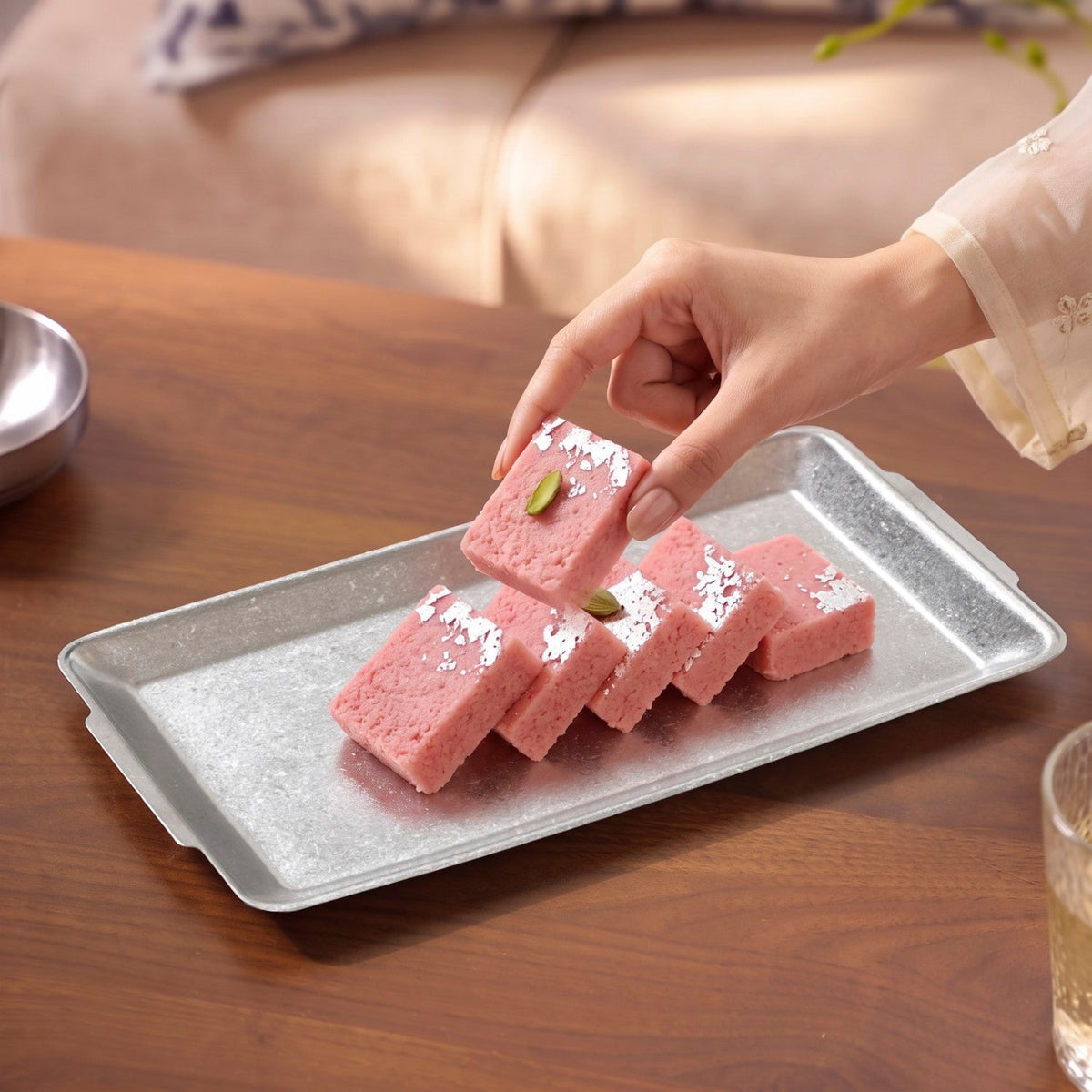Minimalist Stainless Steel Tray Large 32x16cm Nestasia