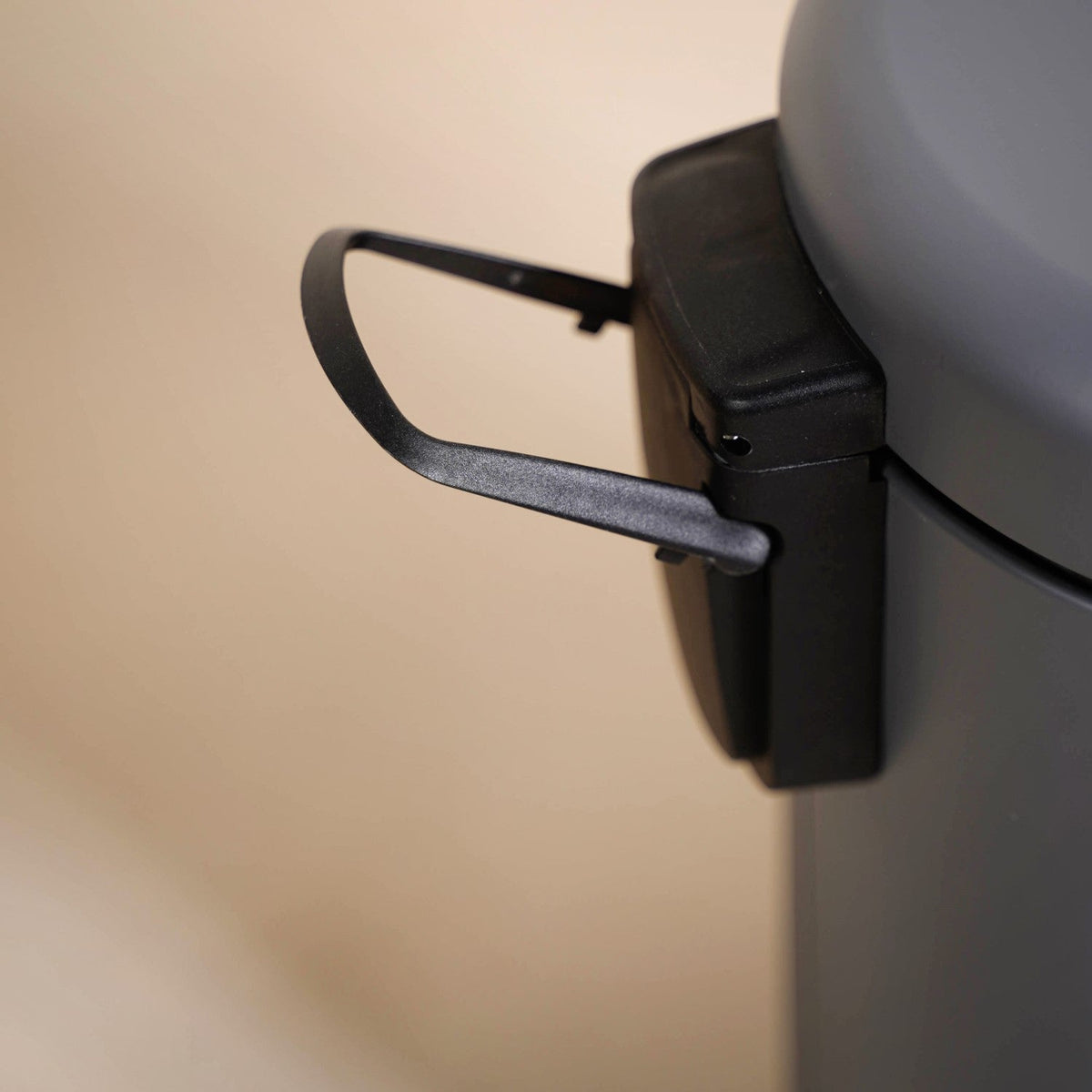 Clean Curve Metal Dustbin With Removable Bucket Grey 5000ml Nestasia