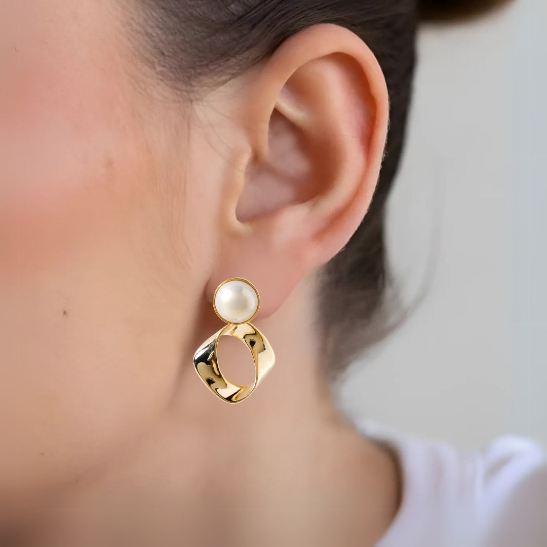 Modern Twist Dangle Earrings White Nestasia