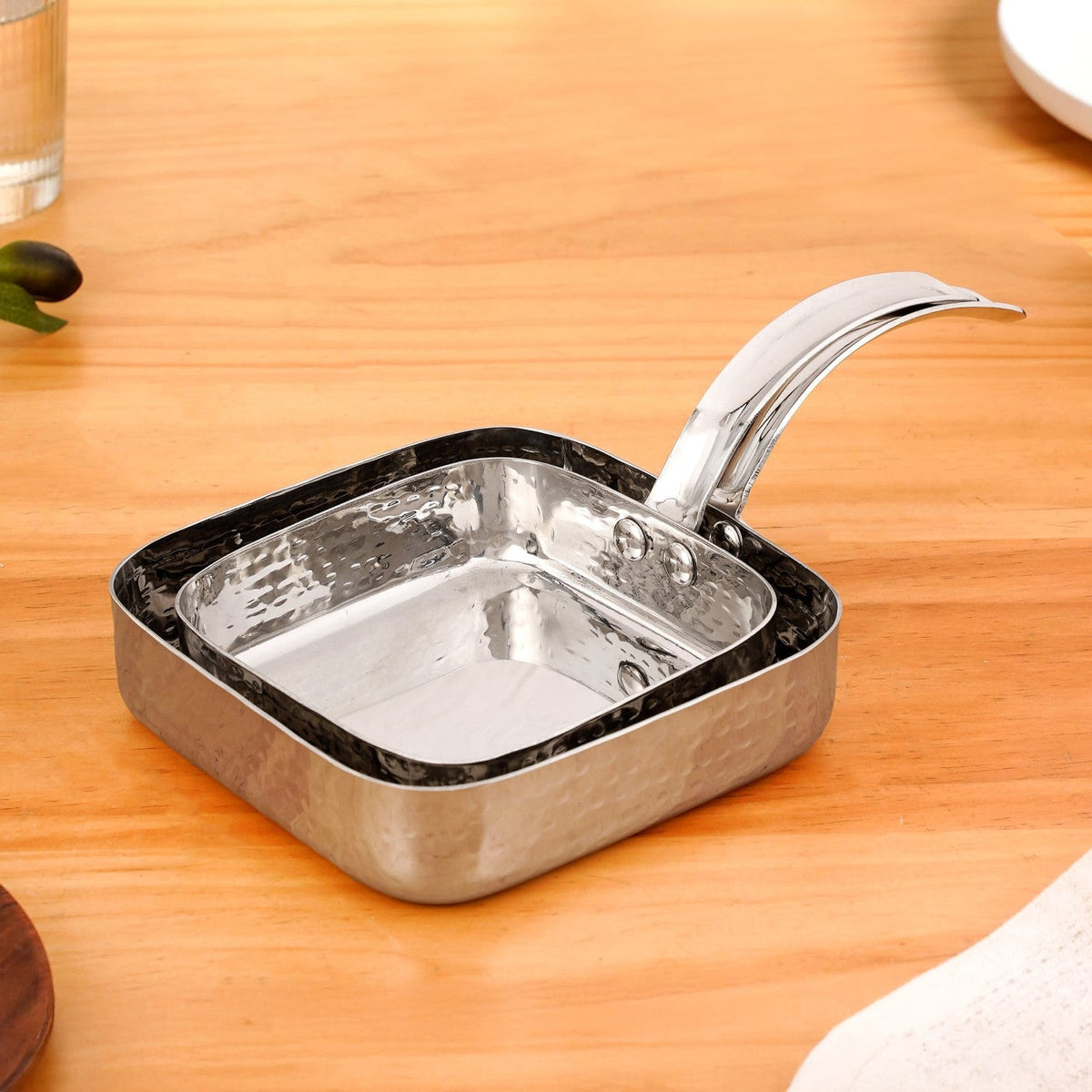 Multipurpose Hammered Stainless Steel Serving Pan Set Of 2 Nestasia