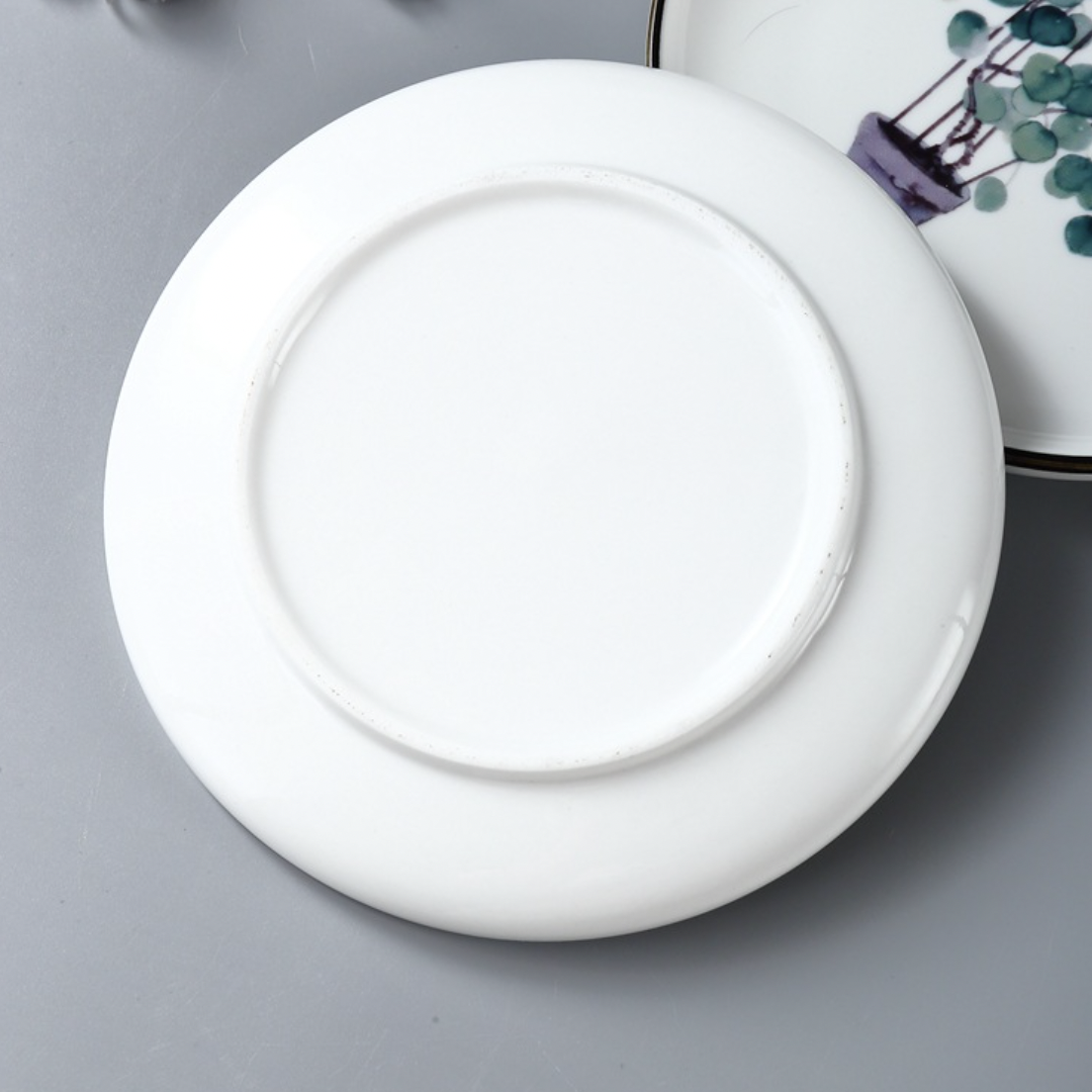 Side Plate With Leaf Motif Nestasia