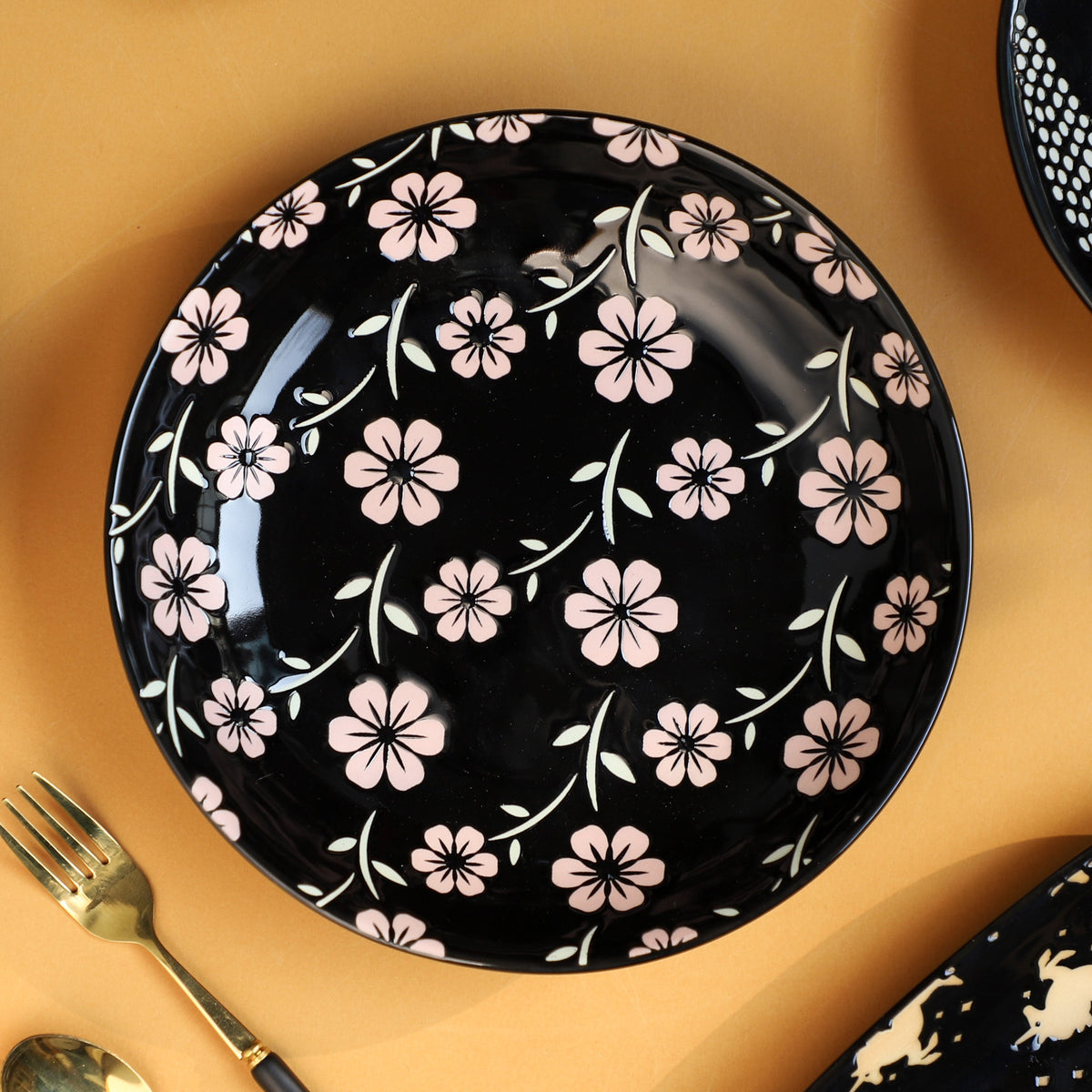 Natura Plates Black Nestasia