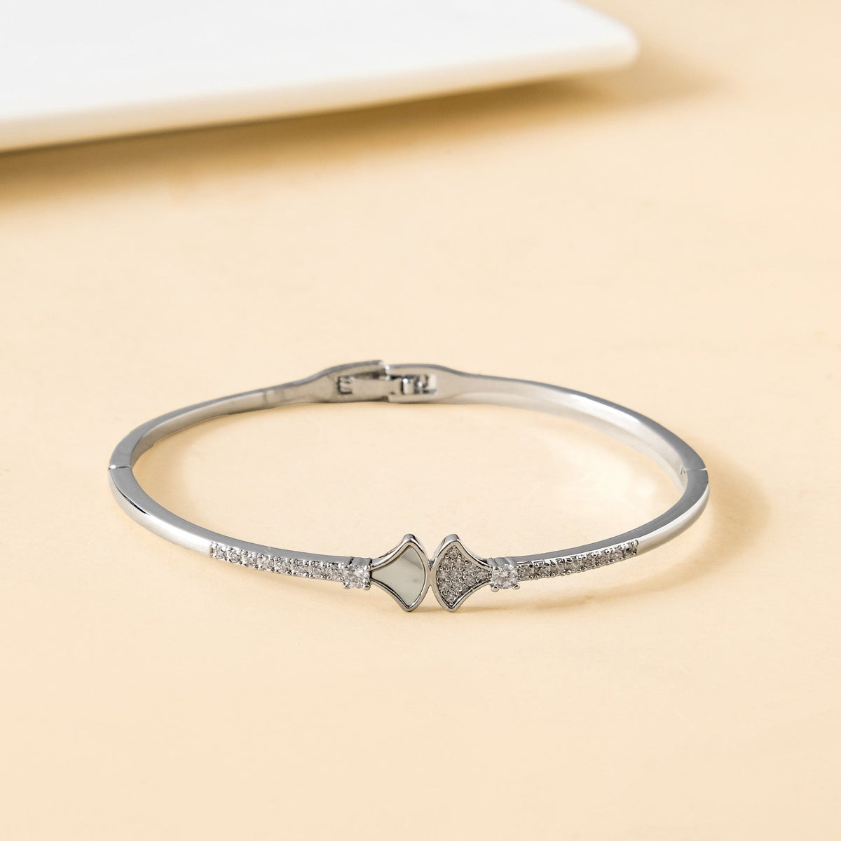 Nautical Glam Seashell Silver Bracelet Nestasia