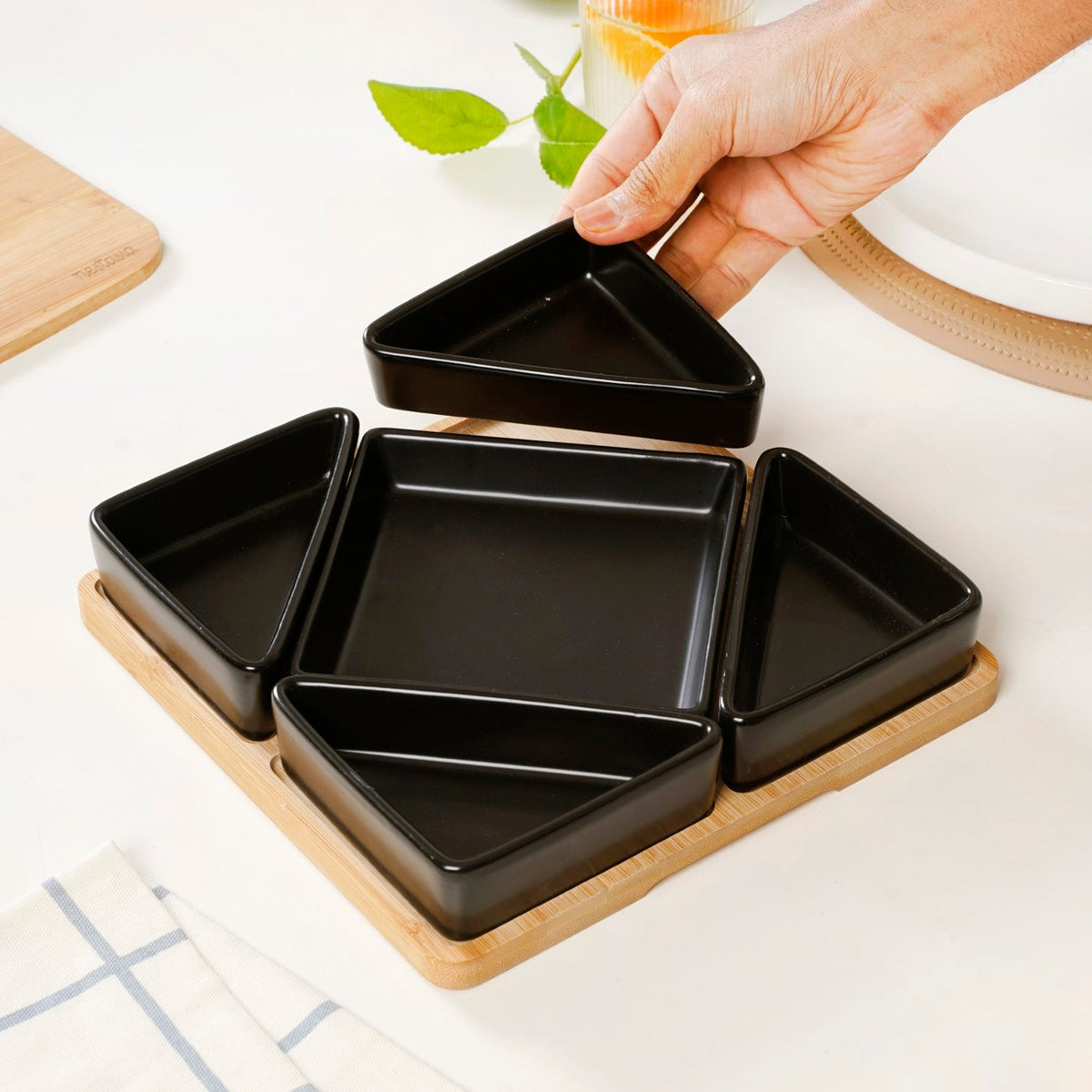 Geometric Matte Black Platter Set Of 6 Nestasia