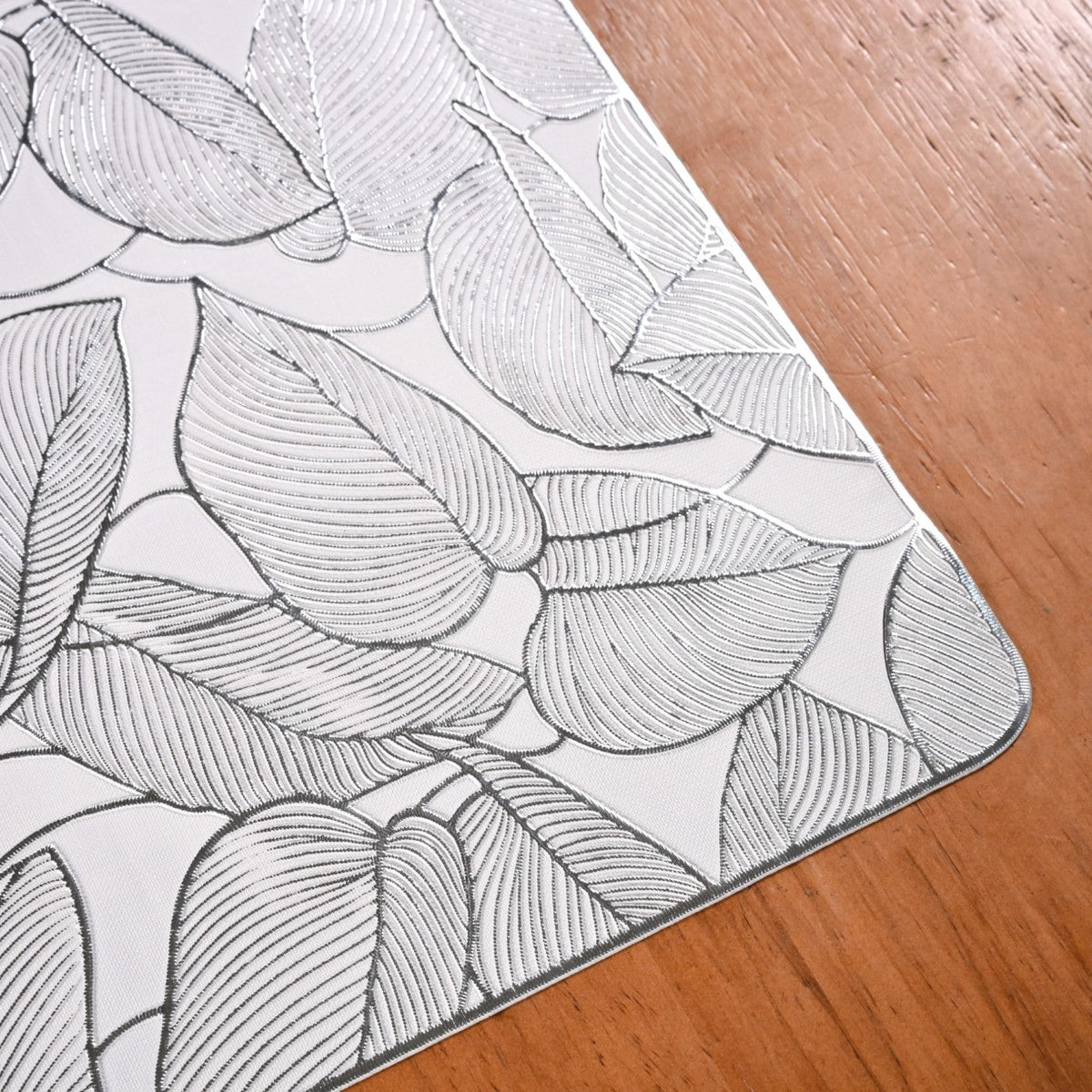 Opulent Leaf Silver Table Runner 91x35cm Nestasia