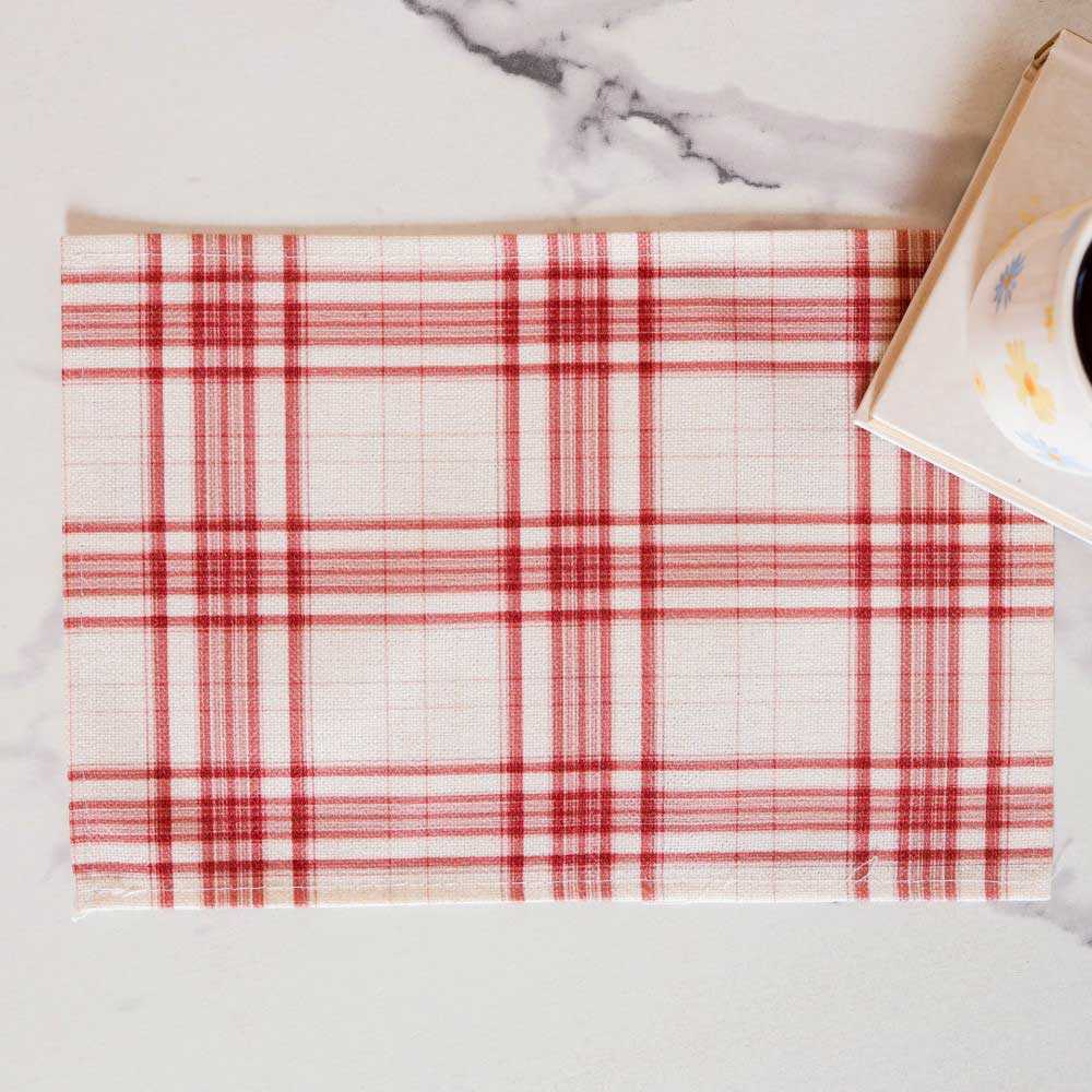 Red and White Placemat Nestasia