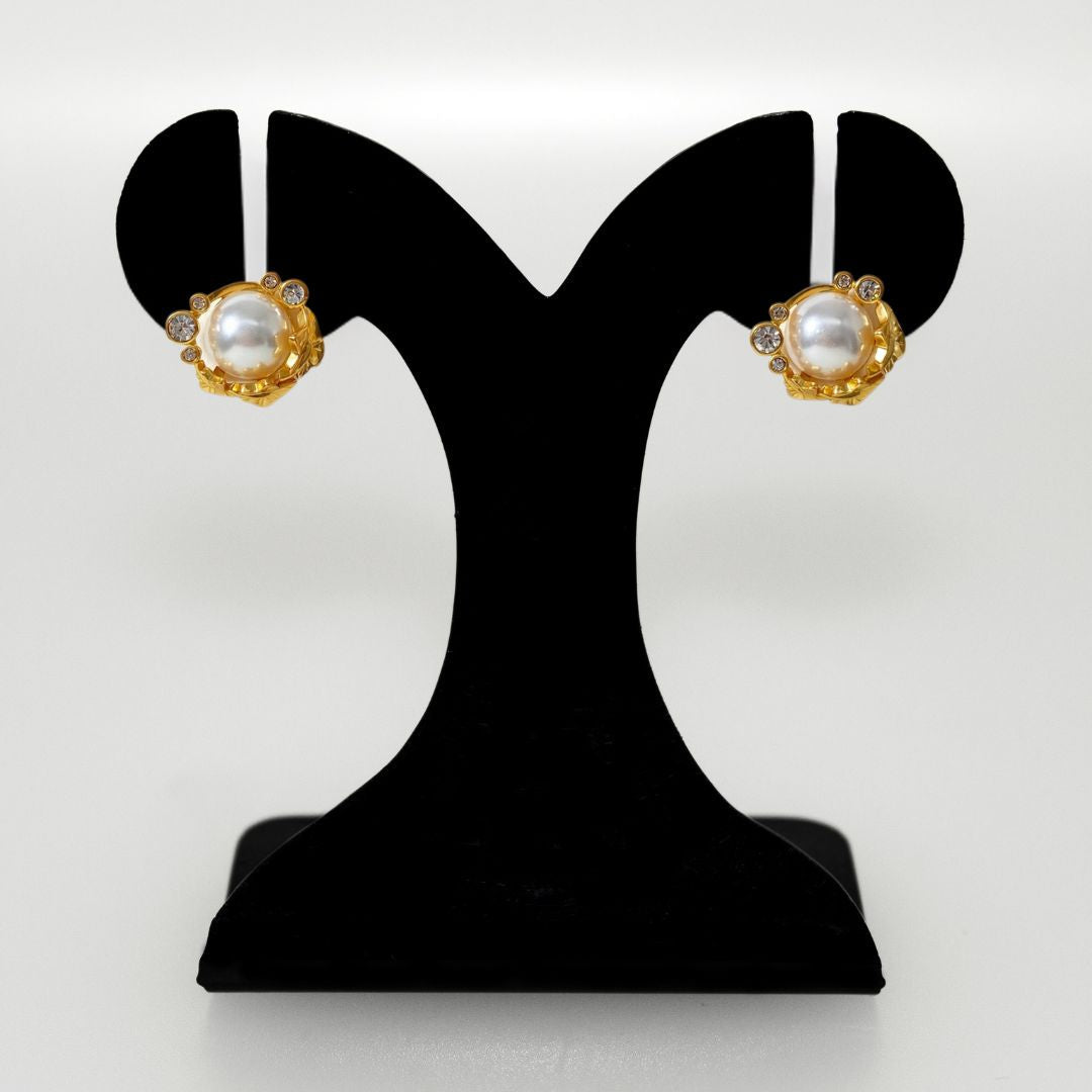 Pearl Fleur Stud Earrings Nestasia