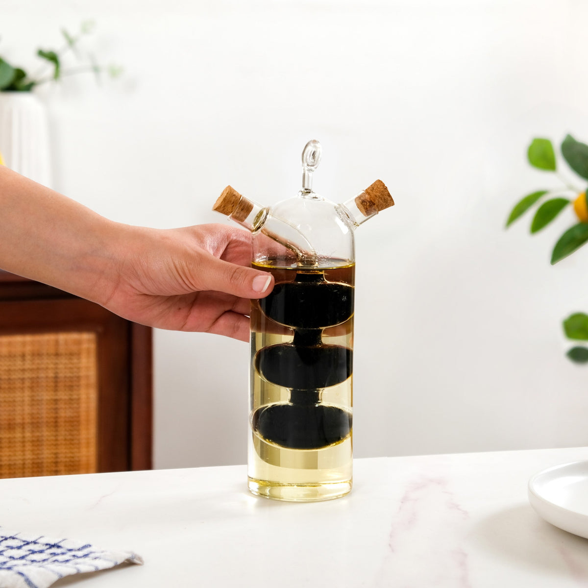 Borosilicate Cruet Bottle For Olive Oil And Balsamic Vinegar Nestasia