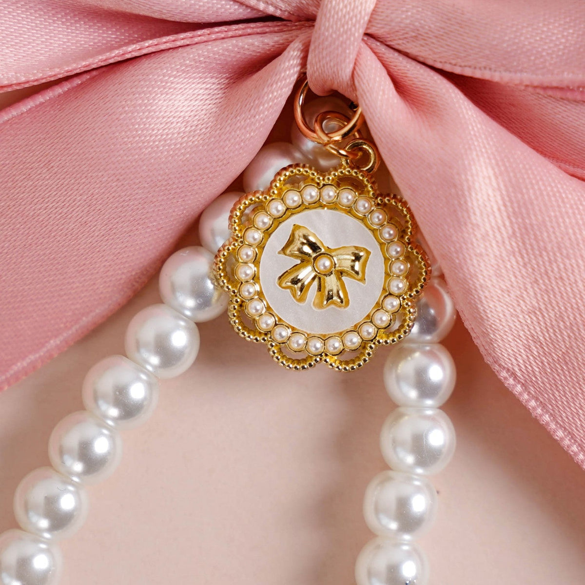 Pretty In Pink Cute Bow And Pearls Keychain Nestasia