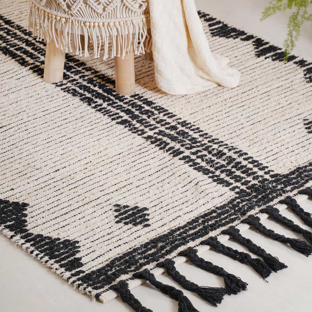 Black and Beige Hand Woven Carpet for Living Room Nestasia