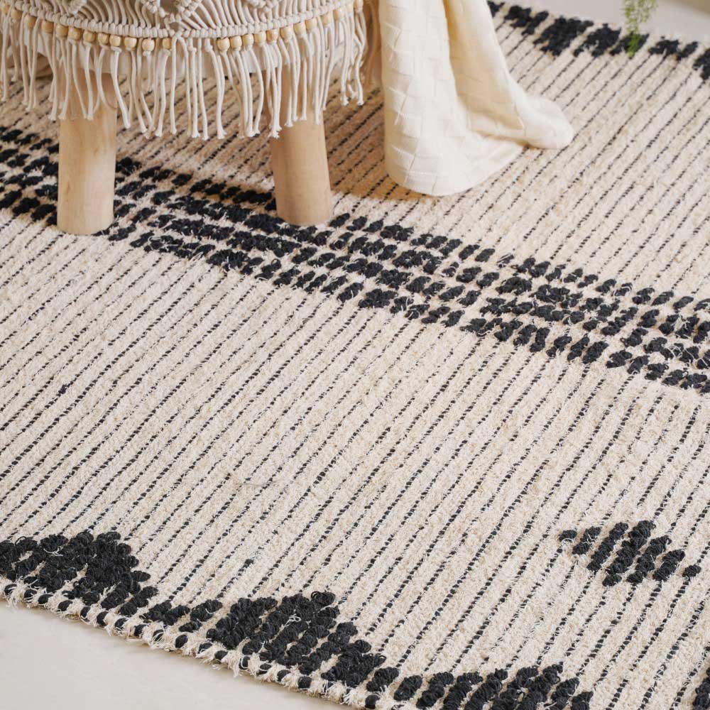 Black and Beige Hand Woven Carpet for Living Room Nestasia