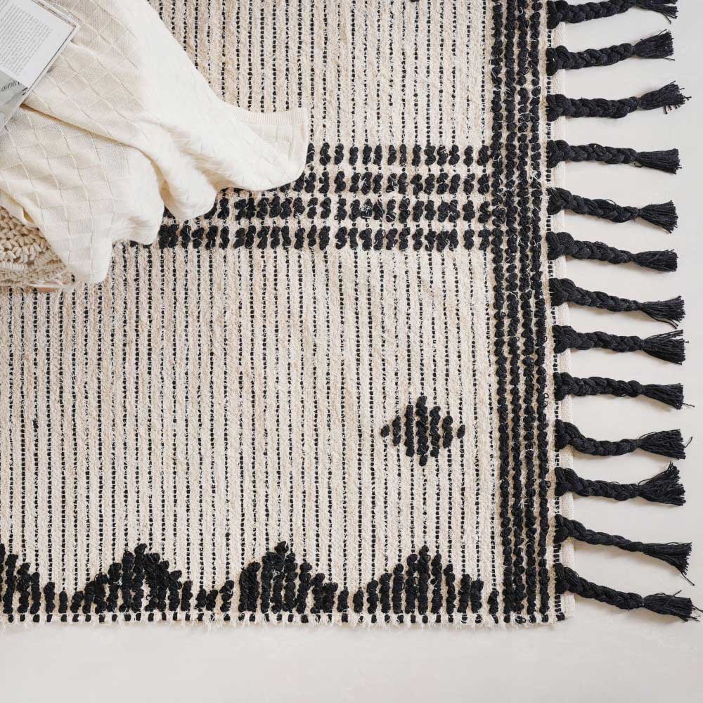 Black and Beige Hand Woven Carpet for Living Room Nestasia