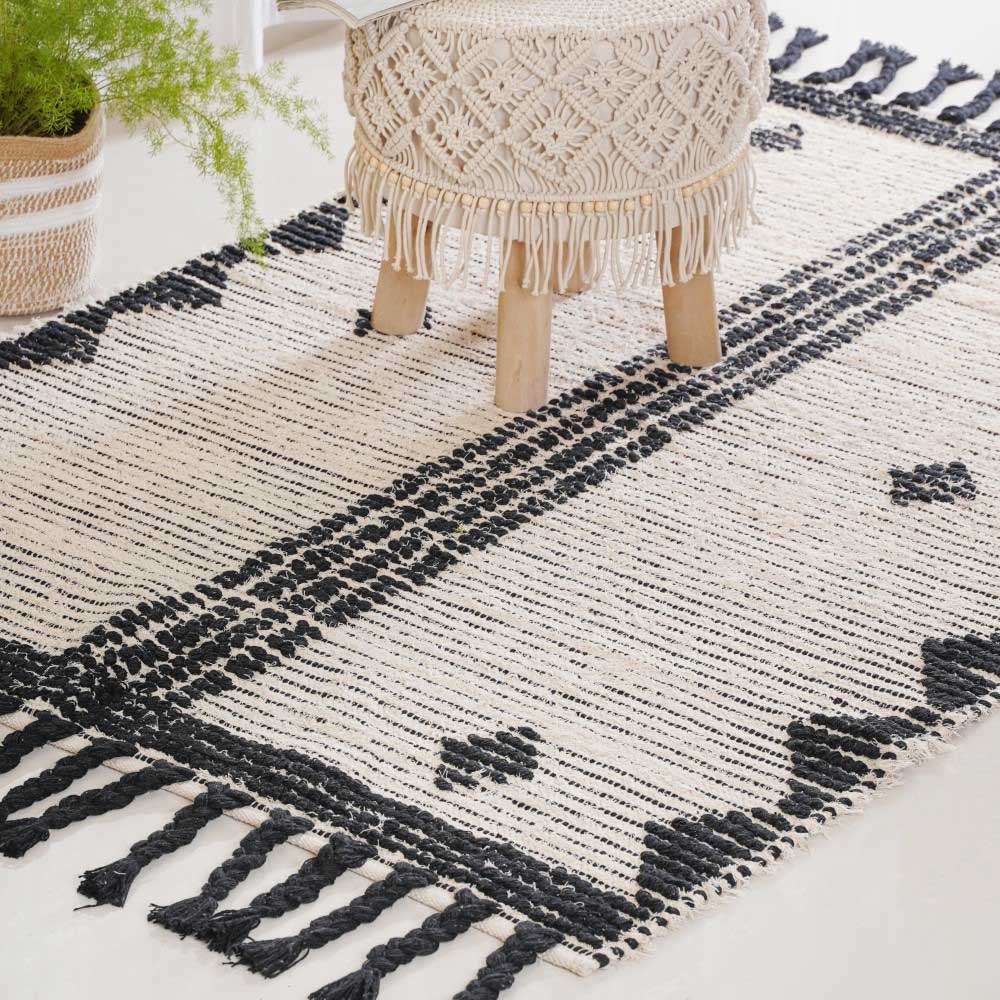 Black and Beige Hand Woven Carpet for Living Room Nestasia