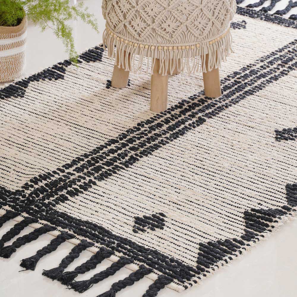 Black and Beige Hand Woven Carpet for Living Room Nestasia