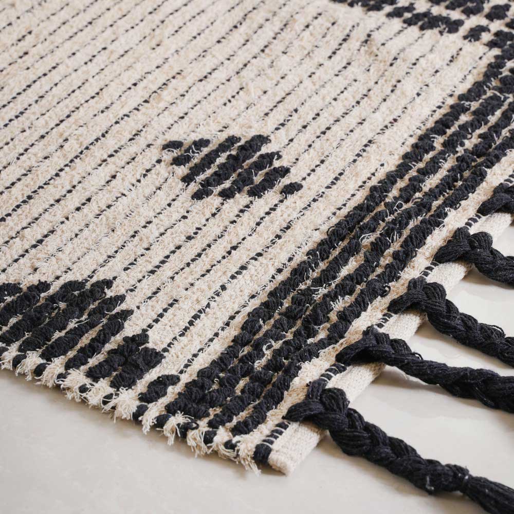 Black and Beige Hand Woven Carpet for Living Room Nestasia