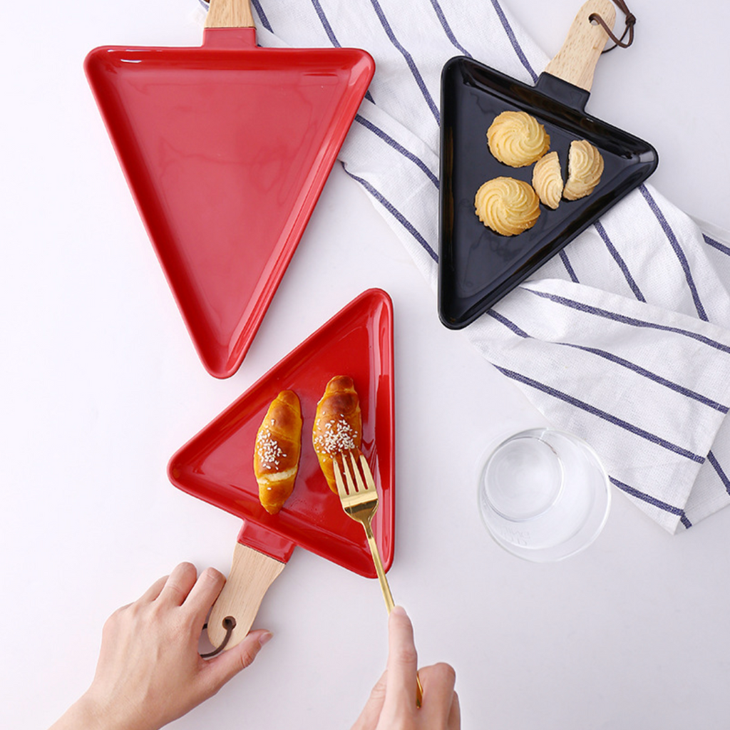 Red Triangle Plate Large Nestasia
