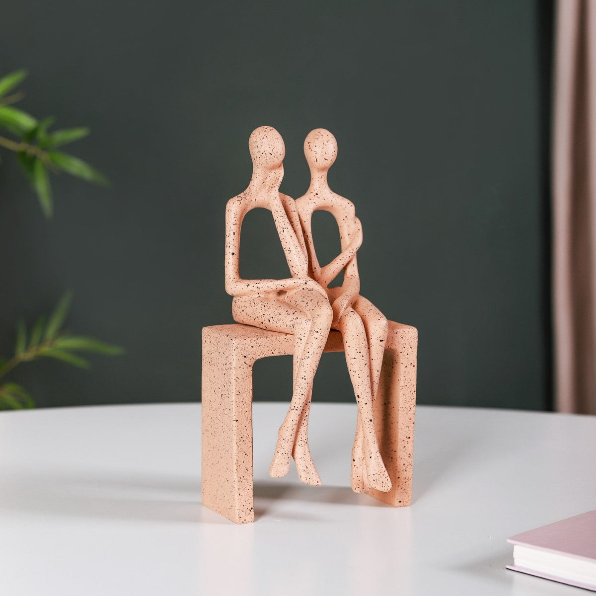Couple On A Bench Showpiece Nestasia