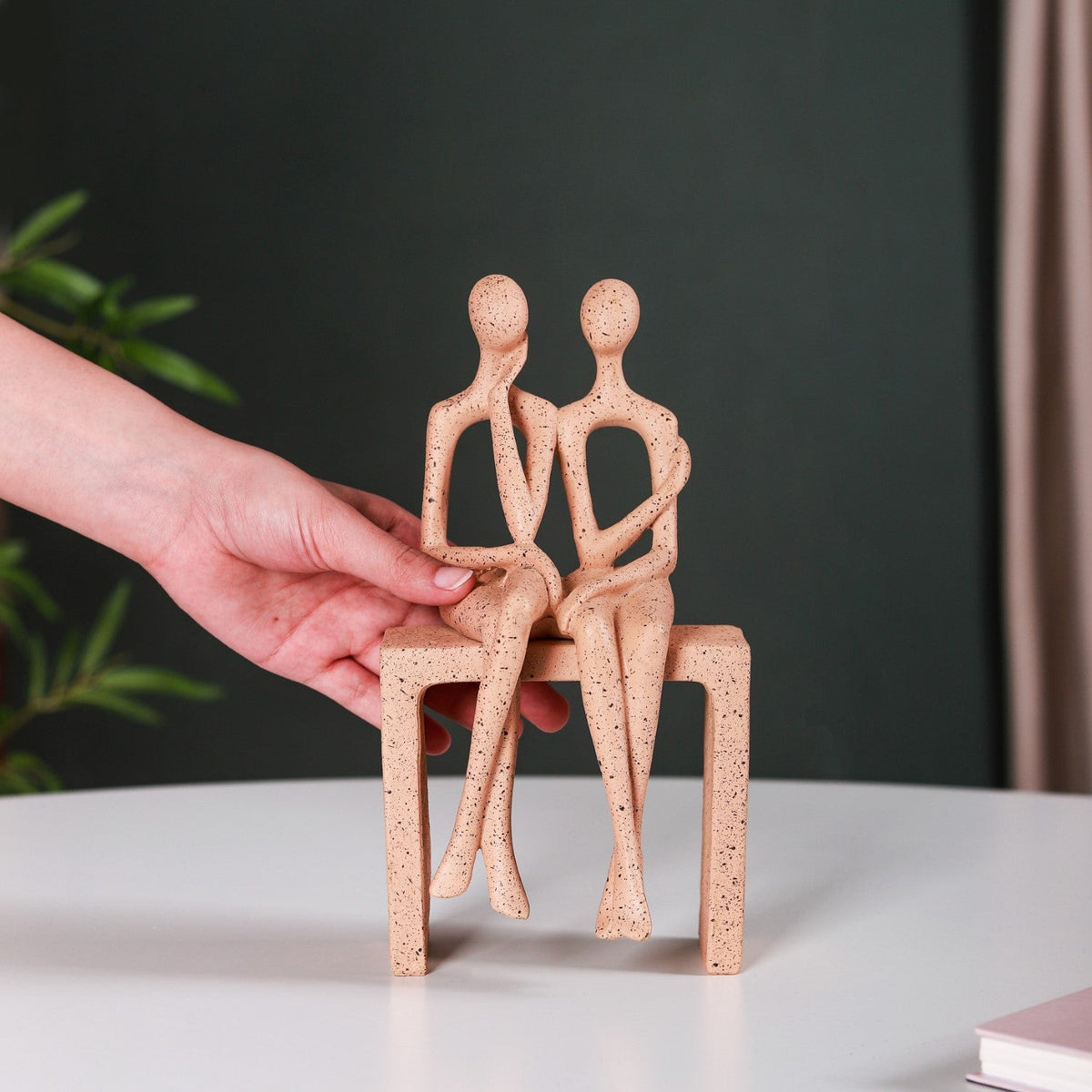 Couple On A Bench Showpiece Nestasia