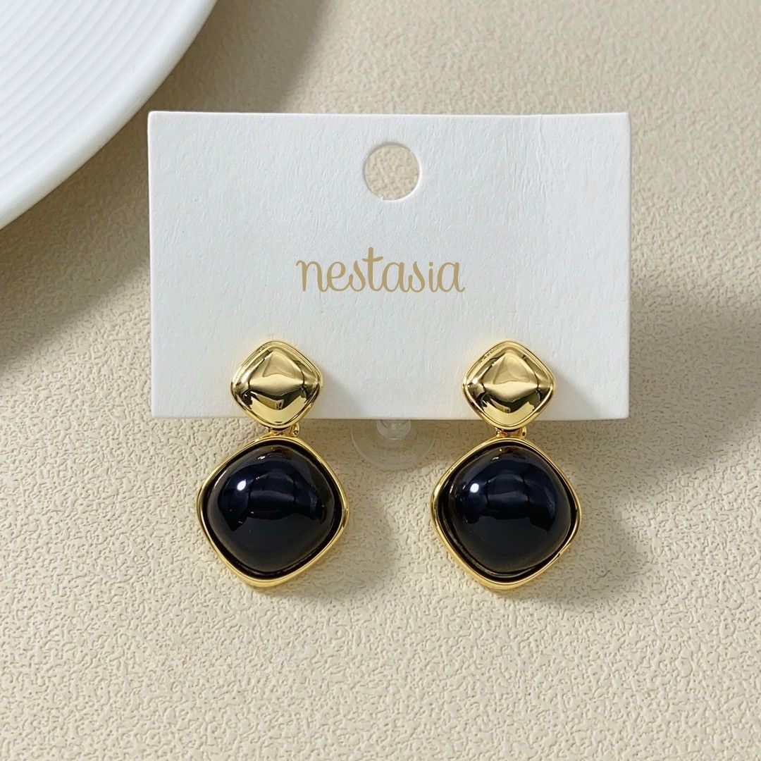 Black And Gold Rhombus Drops Nestasia