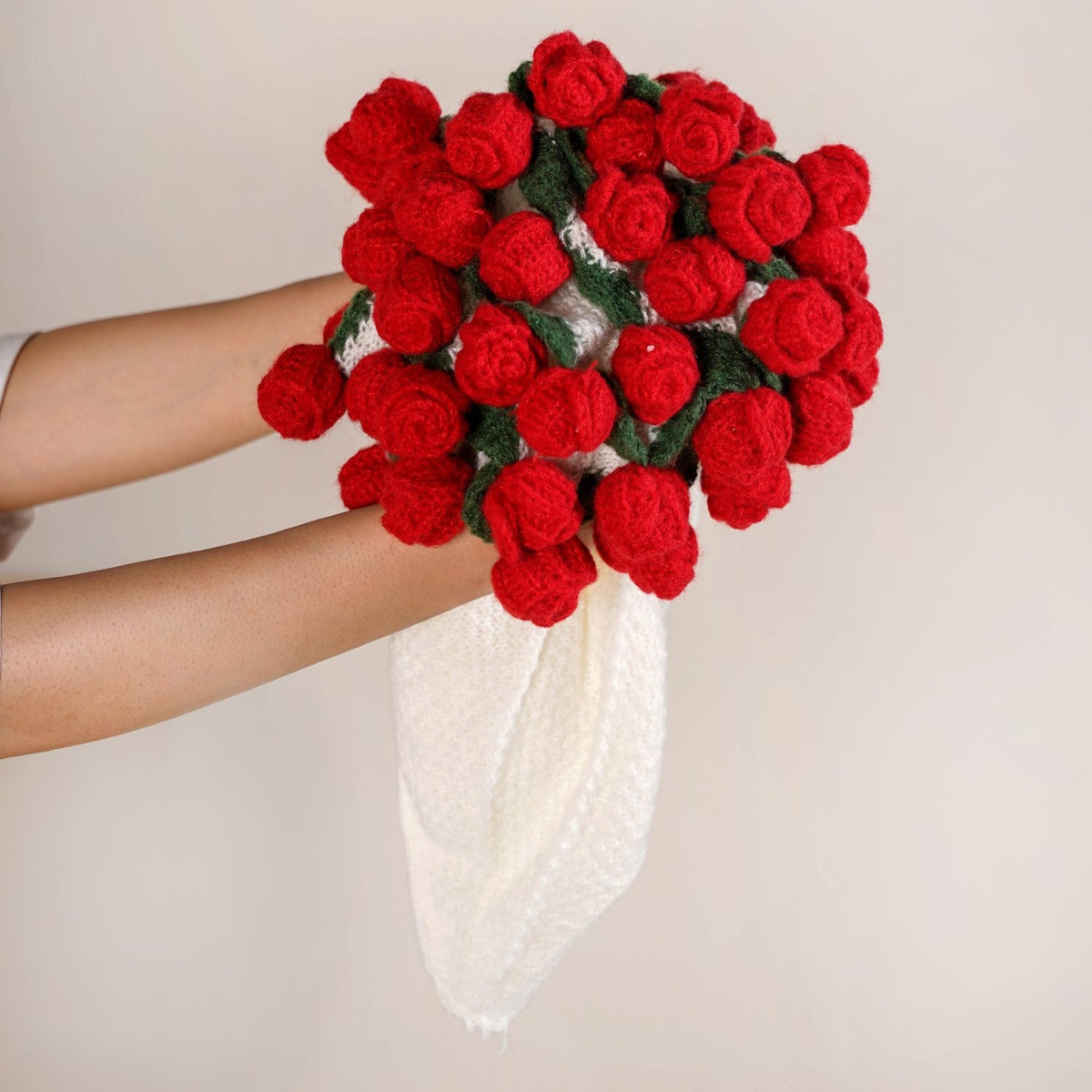 Rosetta Crochet Bouquet Throw Red 80cm Nestasia