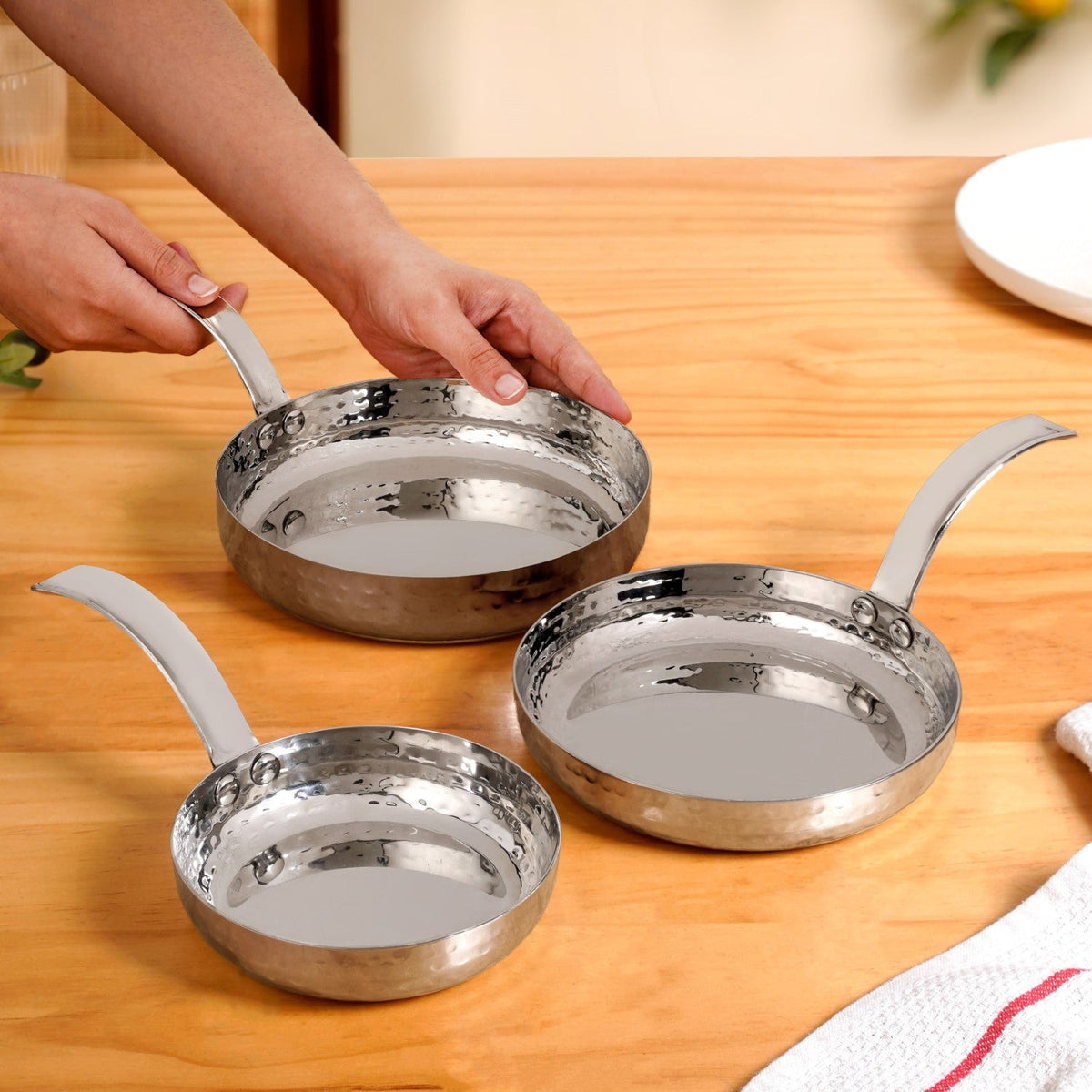 Hammered Stainless Steel Serving Pan With Handle Set Of 3 Nestasia