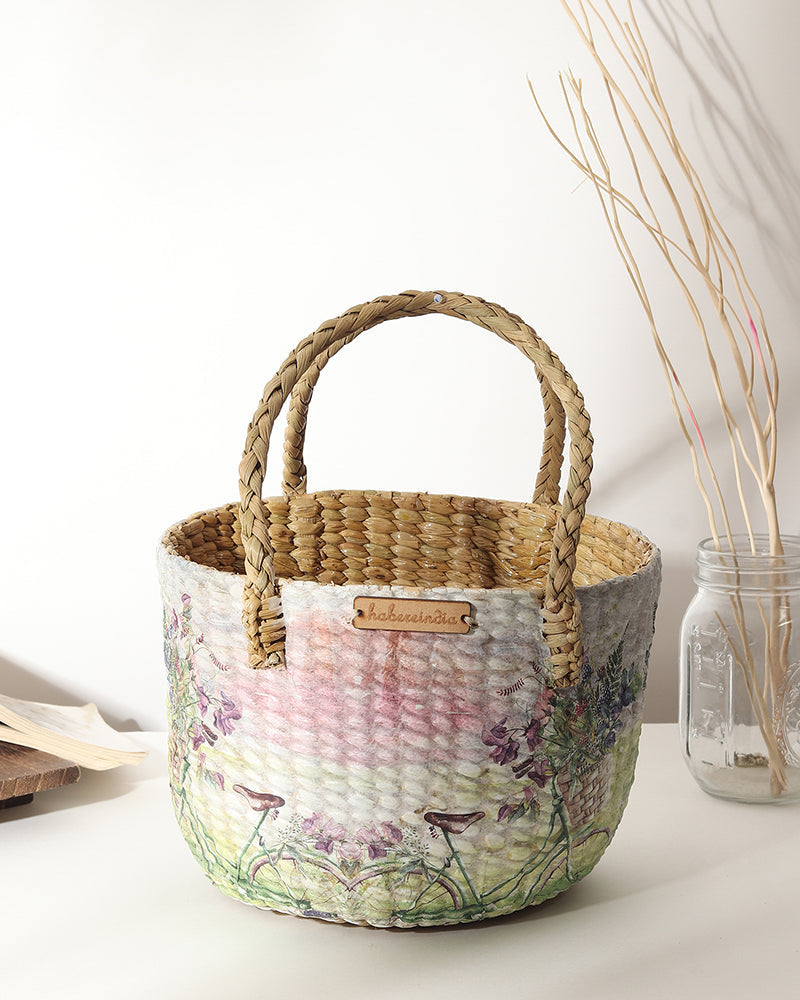 Natural Round Seagrass Basket for Decorative Fruit Display and Tabletop Styling