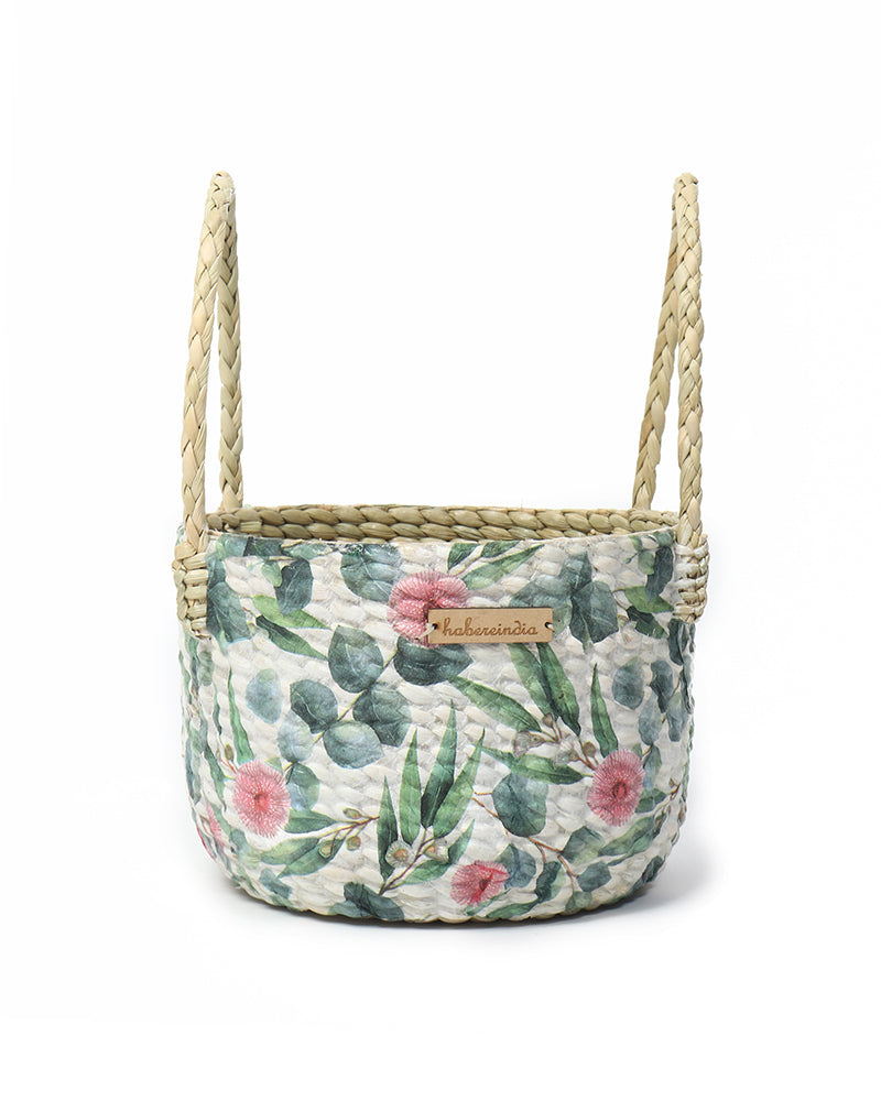 Natural Seagrass Hamper Basket for Tabletop Display and Eco-Friendly Storage