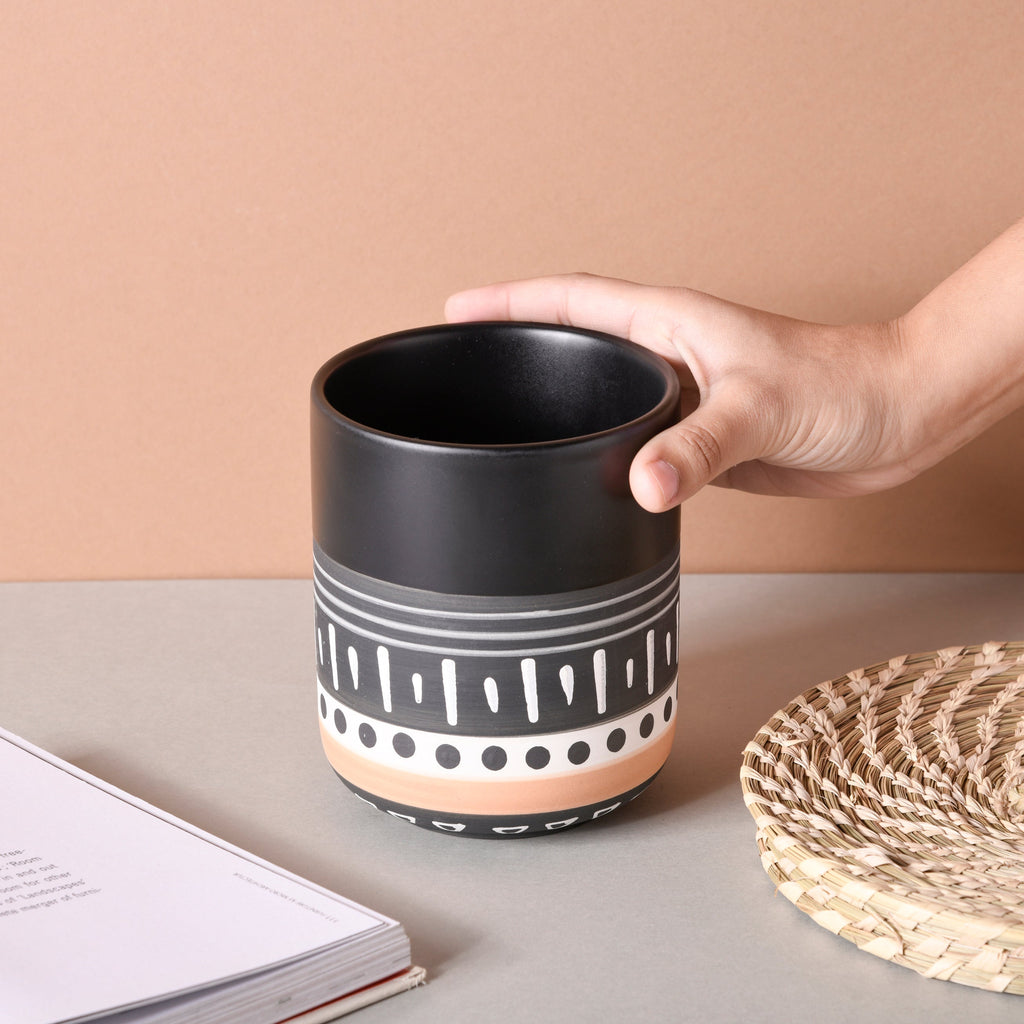 Black Ethnic Vase Nestasia
