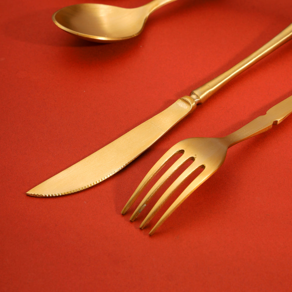 Brass Cutlery Set (Set Of 4) Vedansh Craft