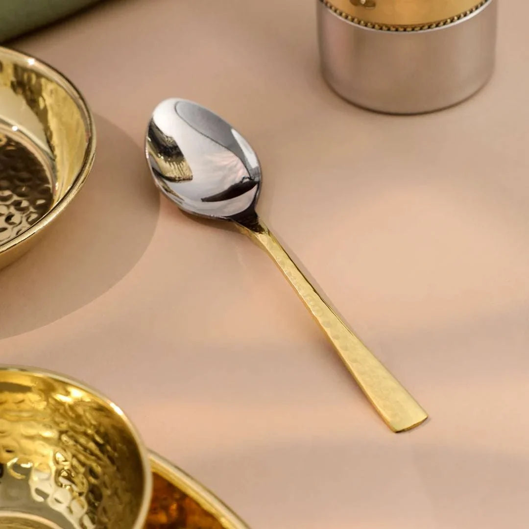 Brass Hammered Thali Set (1.1 Kg) Vedansh Craft
