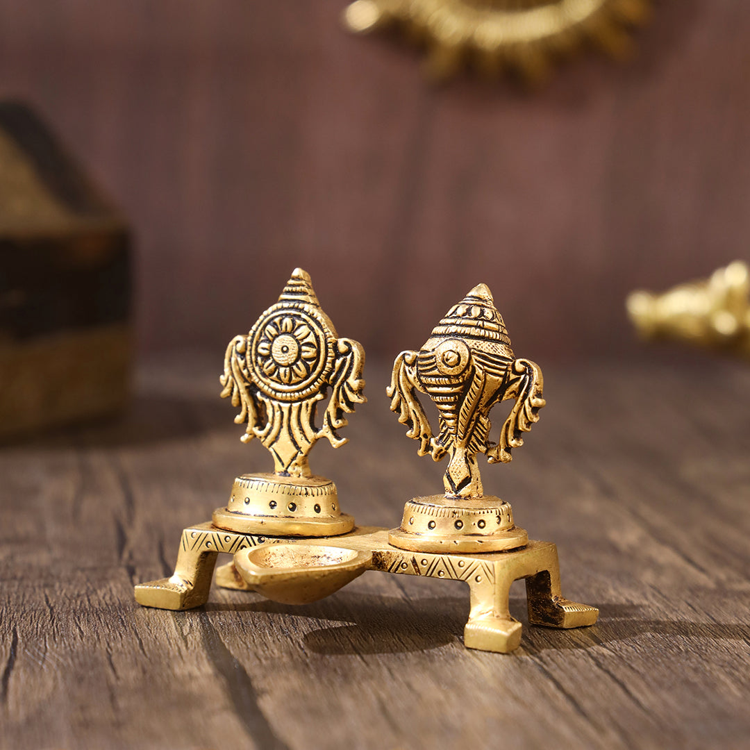 BRASS SHANKH CHAKRA WITH DIYA (3 INCH) Vedansh Craft