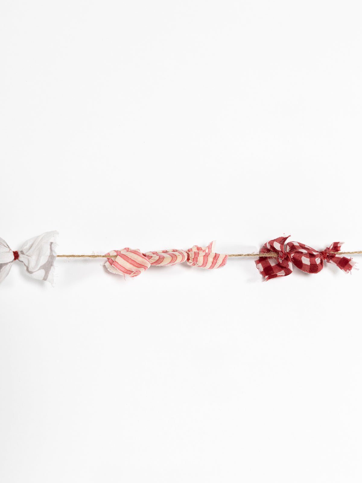 Sweet like Candy Garland Contrast Living