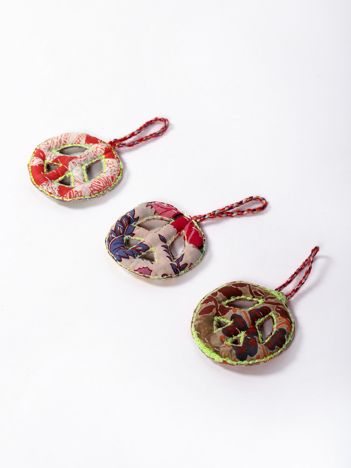 Peace Sign Ornaments 3pcs Contrast Living