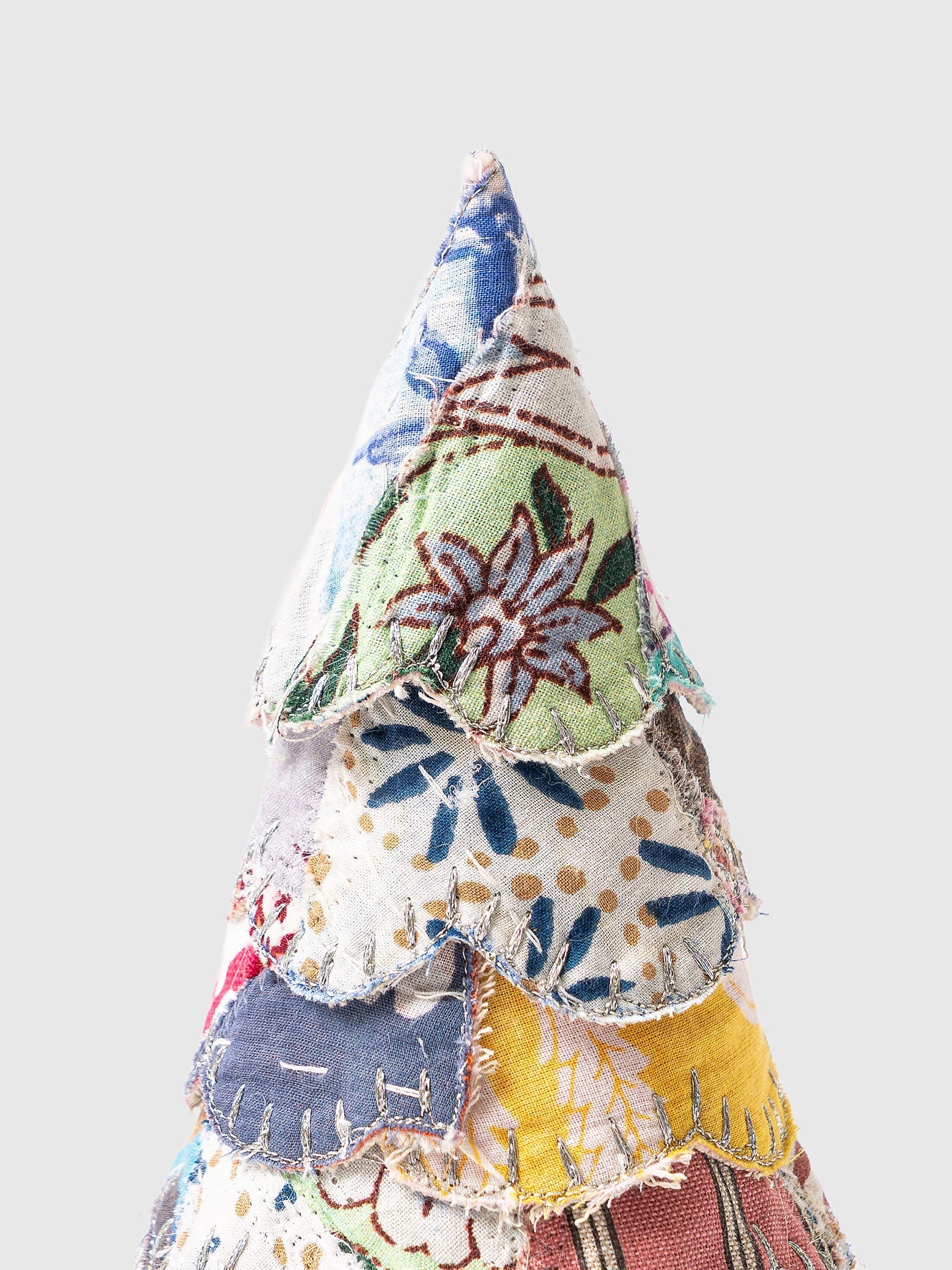 Festive Scalloped Patchwork Christmas Tree Contrast Living