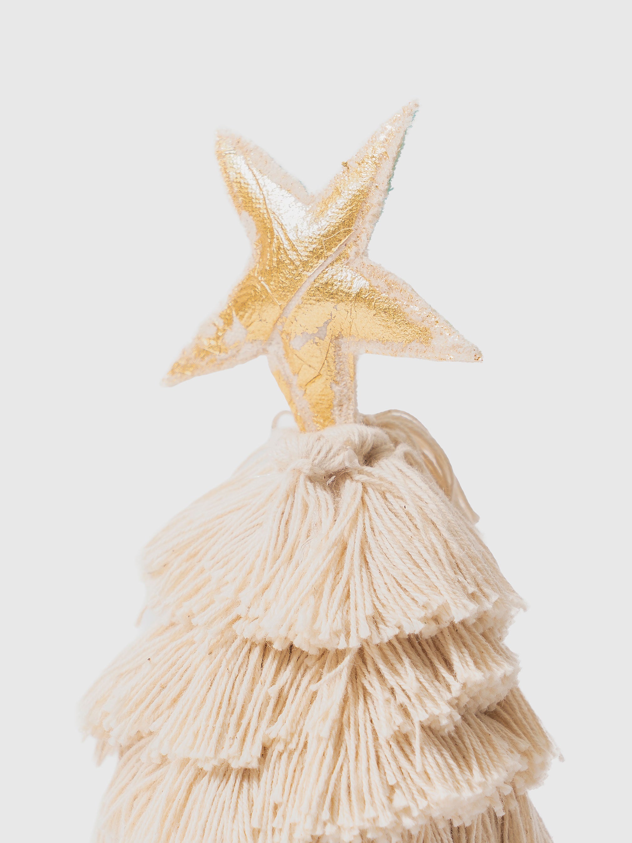 Winter White Tassel Christmas Tree Décor Contrast Living