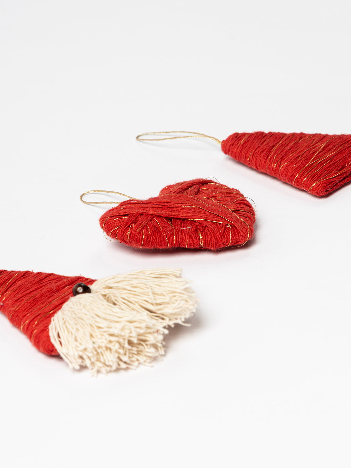 Too Much Red Ornaments 3pcs Contrast Living