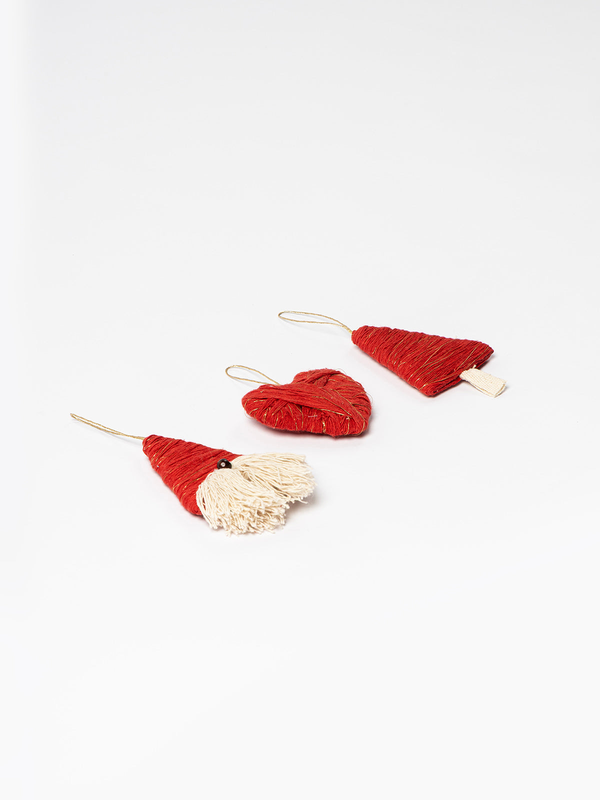 Too Much Red Ornaments 3pcs Contrast Living