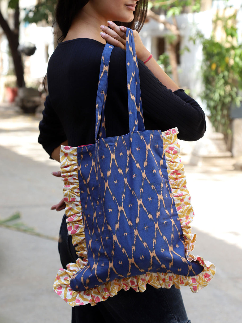 Jheel Tote Bag Contrast Living