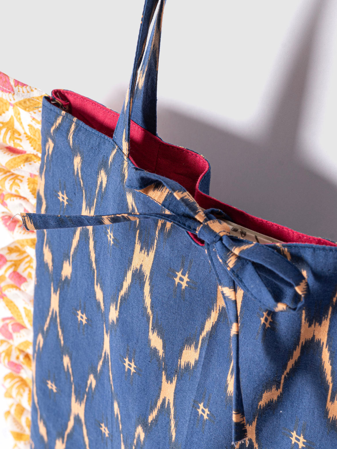Jheel Tote Bag Contrast Living
