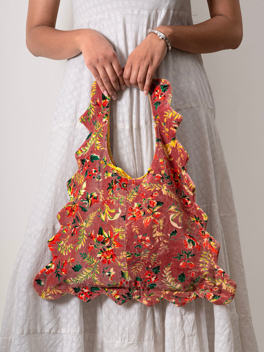 Tote-ally Gulabi Tote Contrast Living