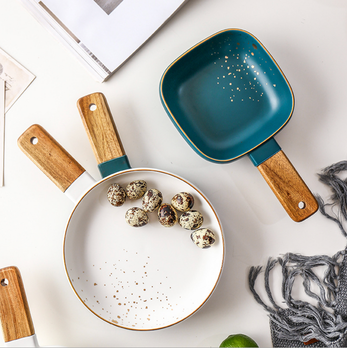 CARA bowl with wooden handle - midnight green Nestasia
