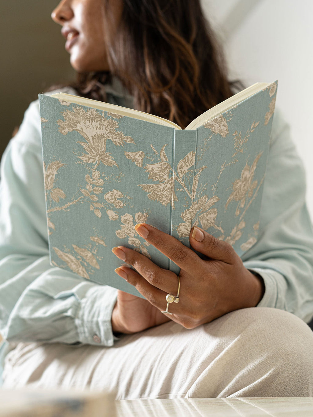 Sea Breeze Secrets Diary Contrast Living
