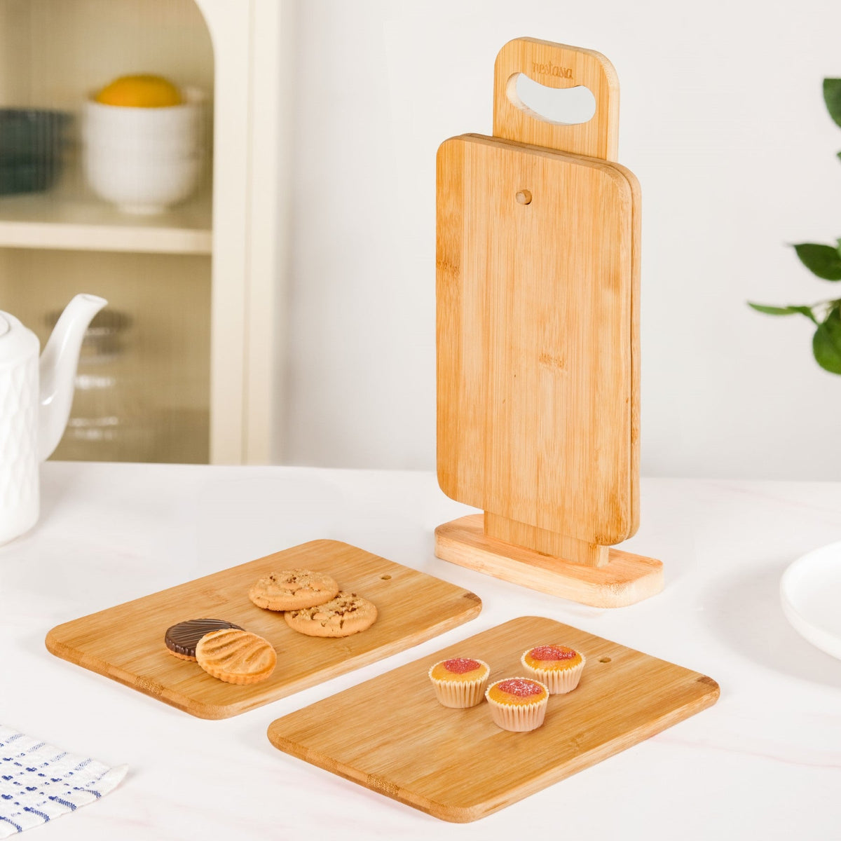 Set Of 4 Bamboo Platters With Stand Nestasia