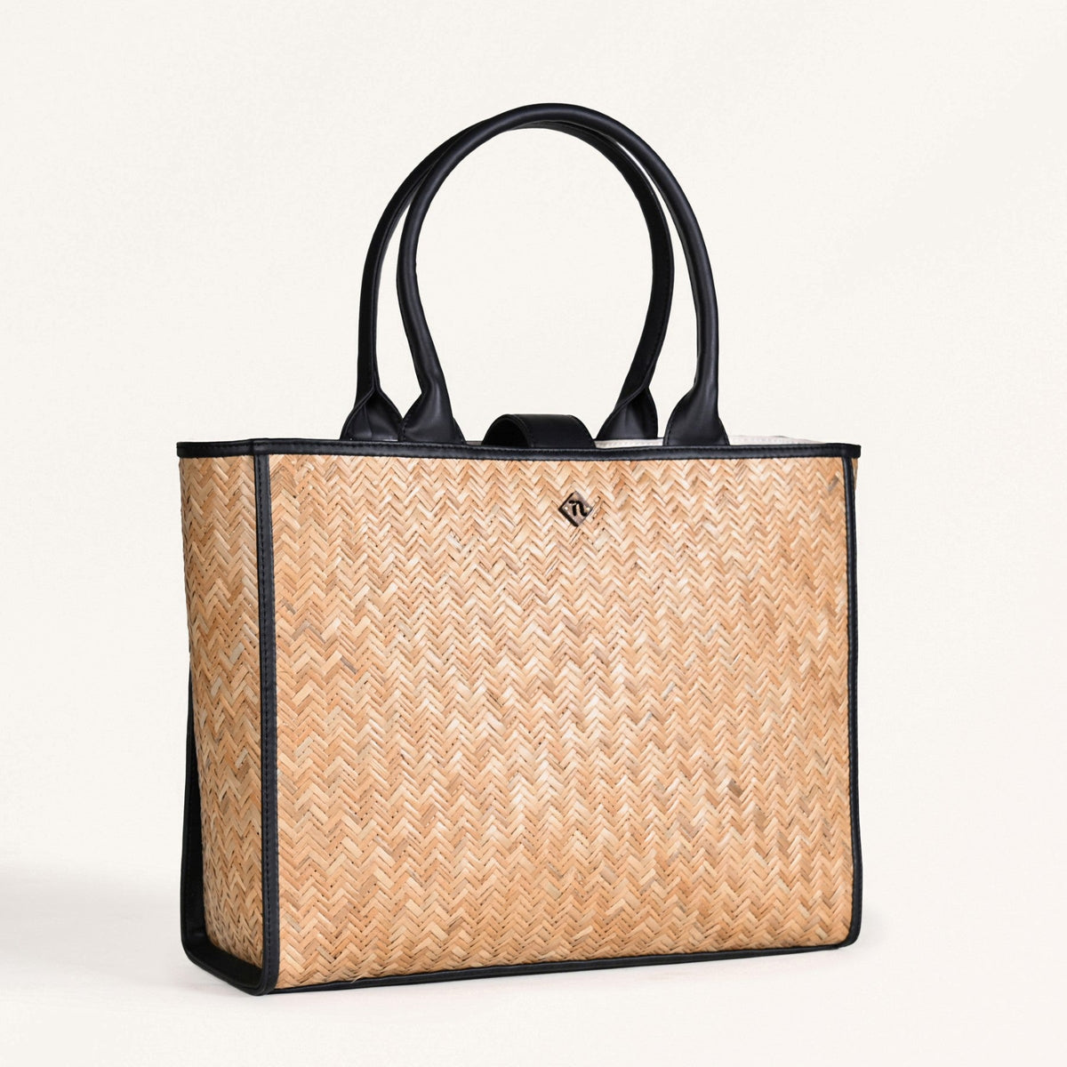 BreezeBag Handwoven Carryall Tote Black Nestasia