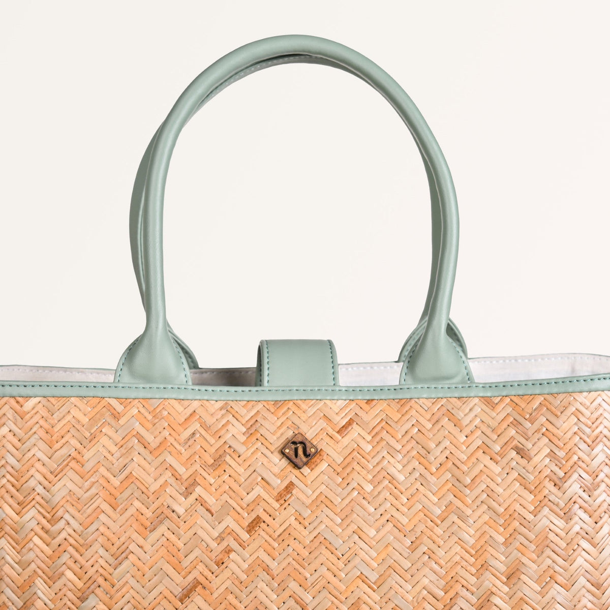 Modern Mint BreezeBag Eco Conscious Tote Nestasia