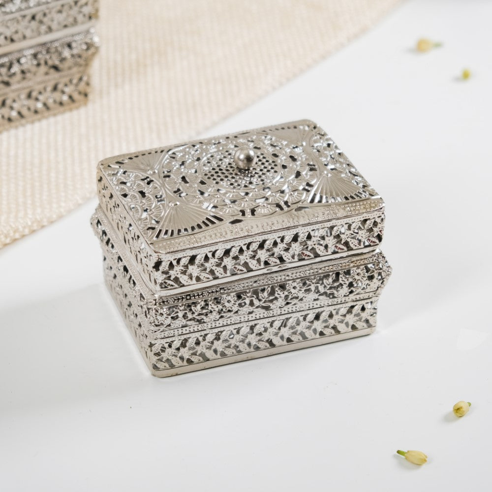 Antique Metal Gift Box Silver Set Of 2 Nestasia