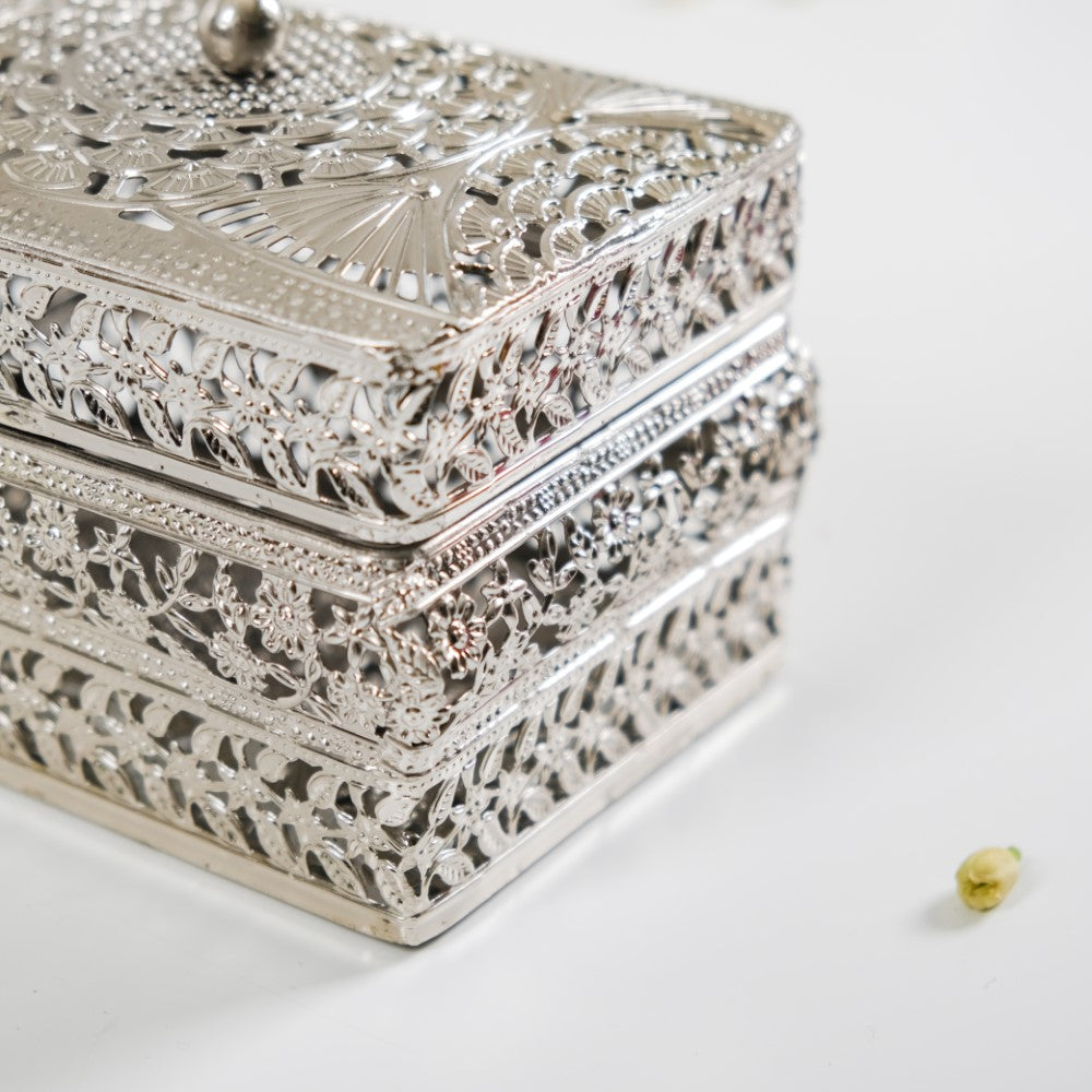 Antique Metal Gift Box Silver Set Of 2 Nestasia