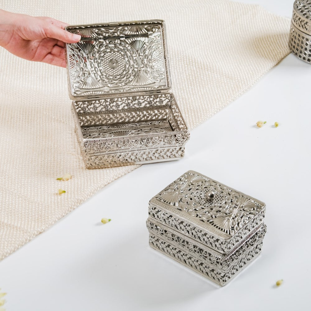 Antique Metal Gift Box Silver Set Of 2 Nestasia